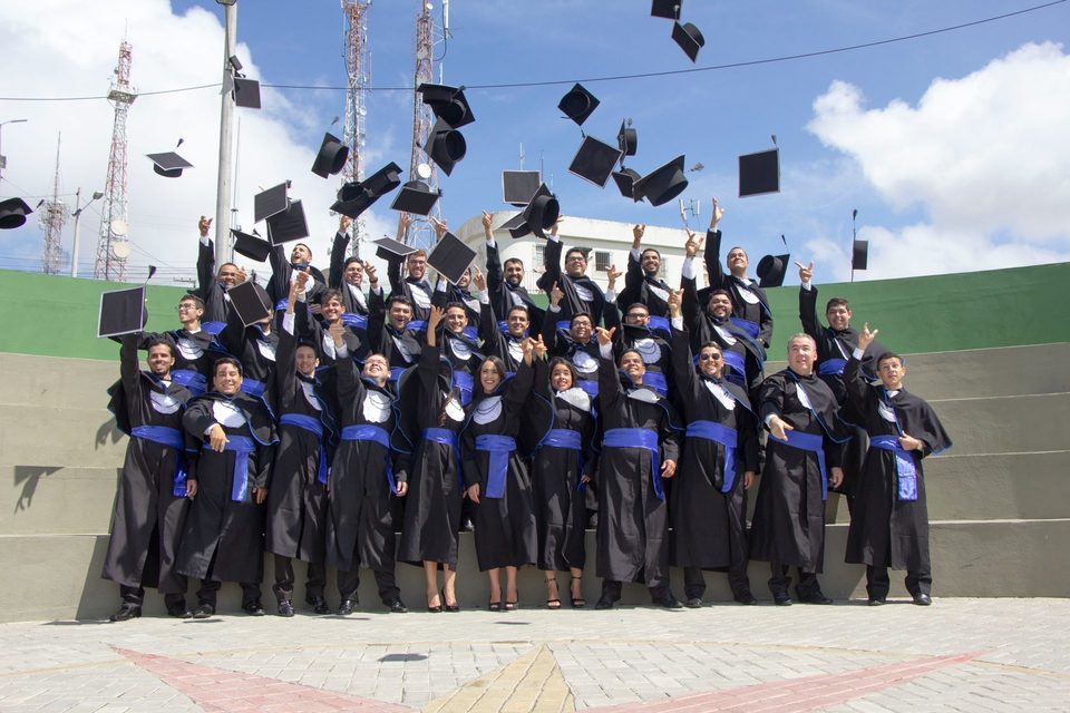 TOMADA DE FOTOS ENGENHARIA ELÉTRICA UNIFAVIP - WYDEN